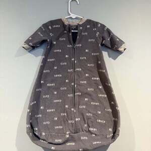 Carter’s Fleece Sleep Sack with Sleeves – Gray “Hi, Cute, Loved” Print